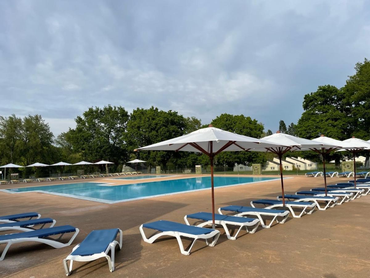 Village Vacances Chateau De Treambert Mesquer Exterior foto